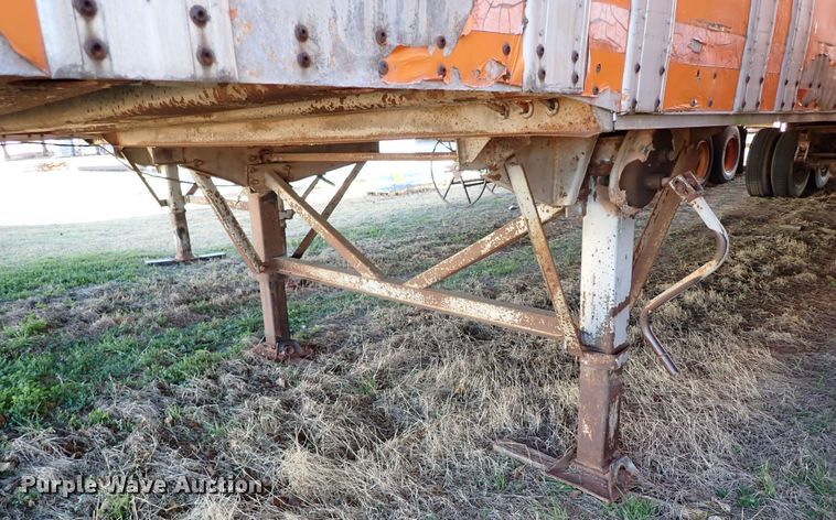 image for item IS9343 1990 Wabash National  dry van trailer