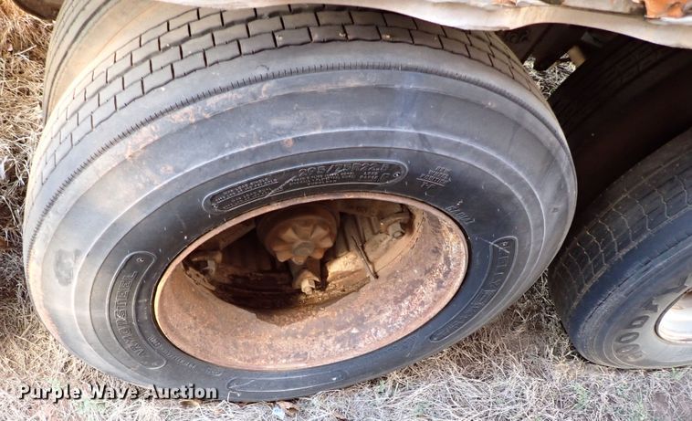 image for item IS9343 1990 Wabash National  dry van trailer