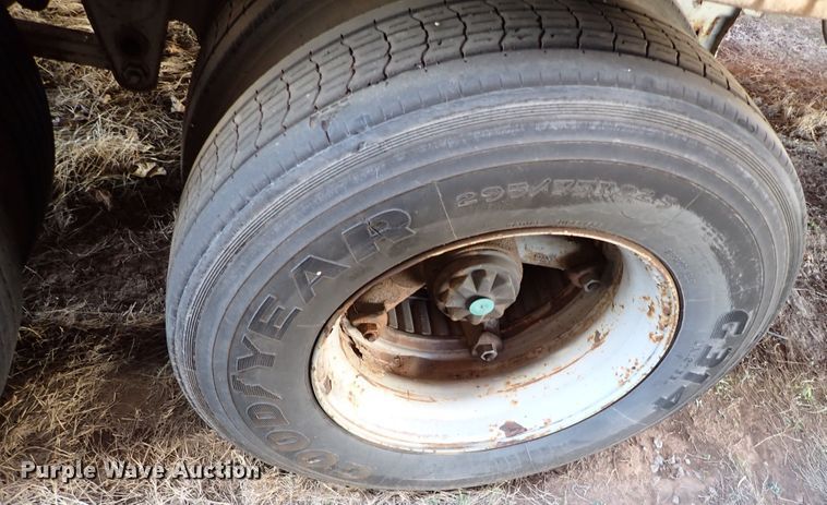 image for item IS9343 1990 Wabash National  dry van trailer