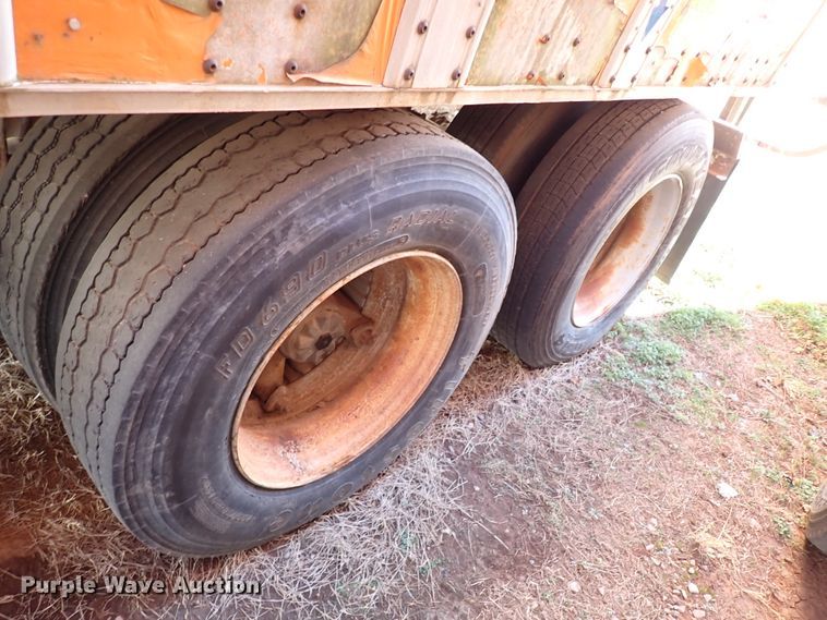 image for item IS9343 1990 Wabash National  dry van trailer