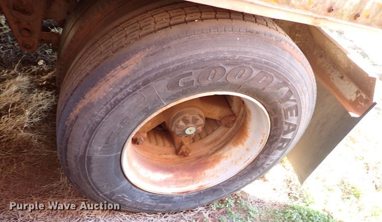 image for item IS9343 1990 Wabash National  dry van trailer