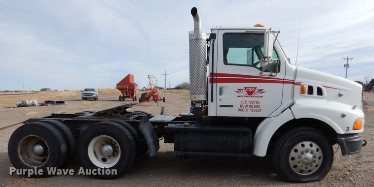 image for item IV9956 2000 Sterling AT9500  semi truck