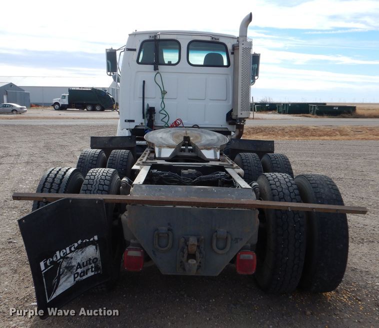 image for item IV9956 2000 Sterling AT9500  semi truck