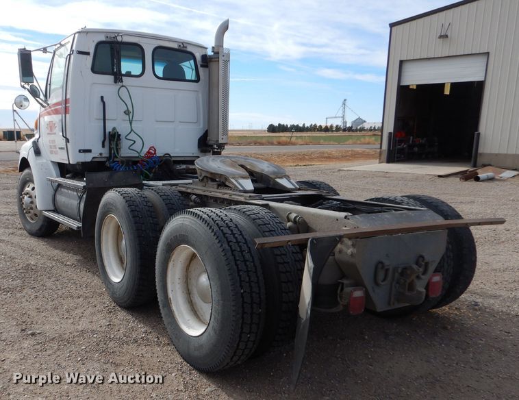 image for item IV9956 2000 Sterling AT9500  semi truck