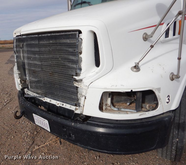 image for item IV9956 2000 Sterling AT9500  semi truck