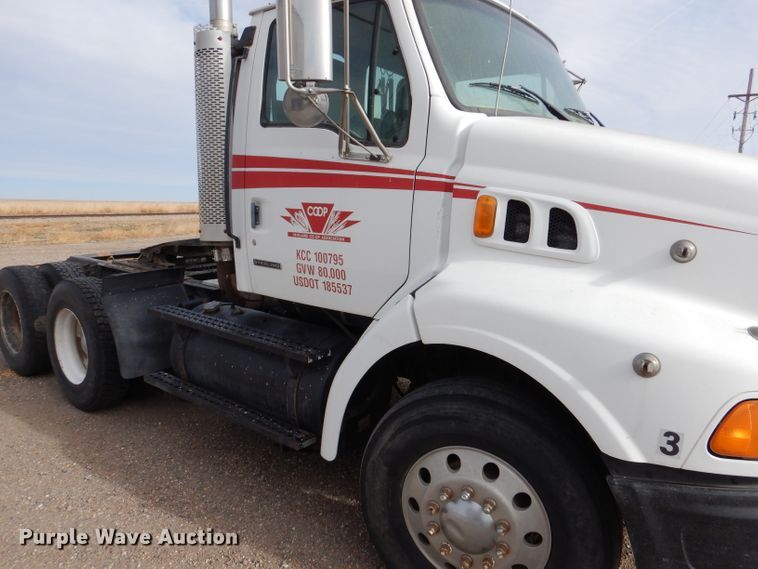 image for item IV9956 2000 Sterling AT9500  semi truck