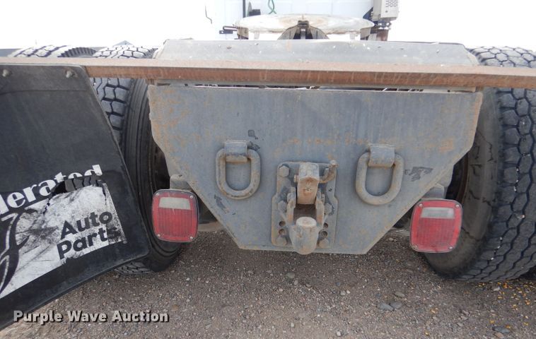 image for item IV9956 2000 Sterling AT9500  semi truck