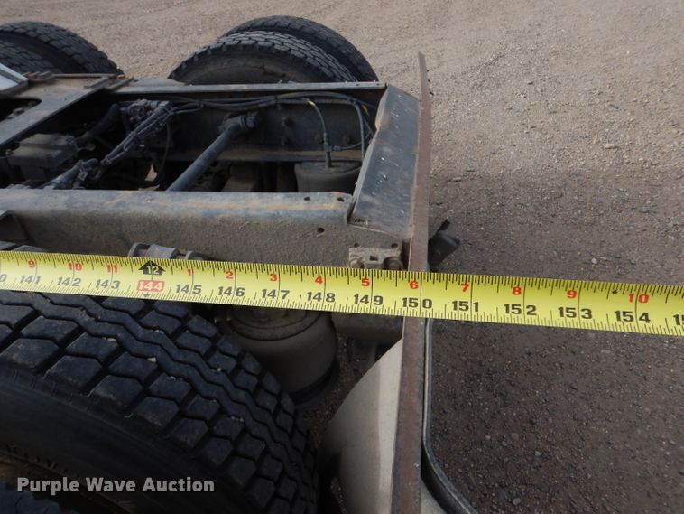 image for item IV9956 2000 Sterling AT9500  semi truck