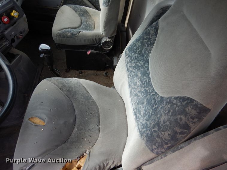 image for item IV9956 2000 Sterling AT9500  semi truck