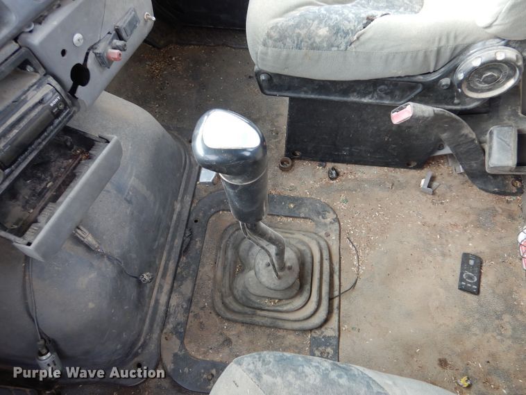 image for item IV9956 2000 Sterling AT9500  semi truck