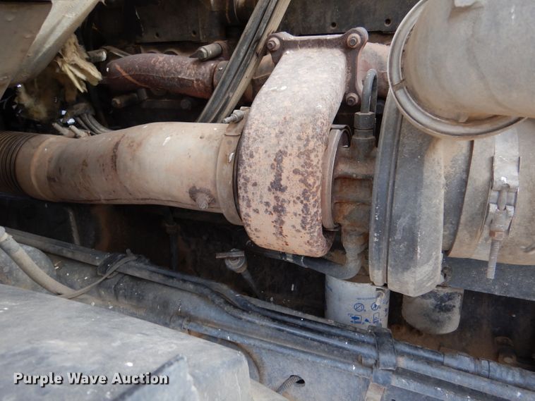 image for item IV9956 2000 Sterling AT9500  semi truck