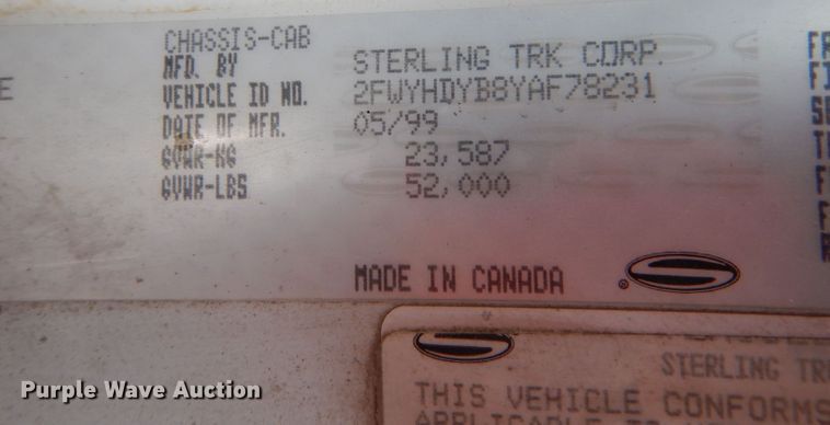 image for item IV9956 2000 Sterling AT9500  semi truck