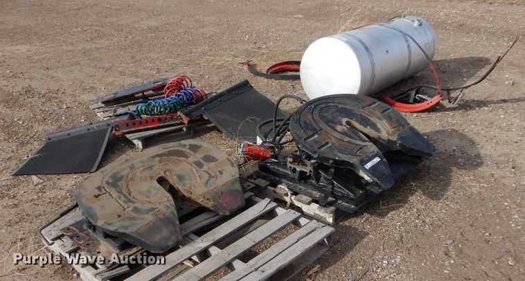 image for item IV9957 Truck parts