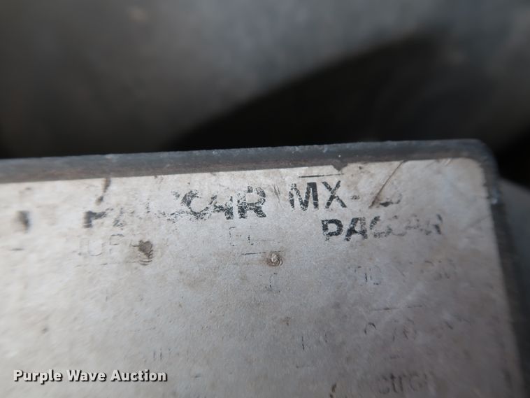 image for item IY9045 2017 Peterbilt 579  semi truck