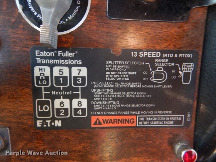 image for item JD9483 1993 Peterbilt 379  semi truck