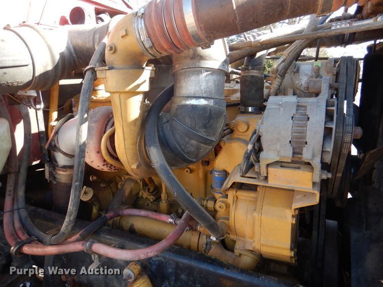 image for item JD9483 1993 Peterbilt 379  semi truck