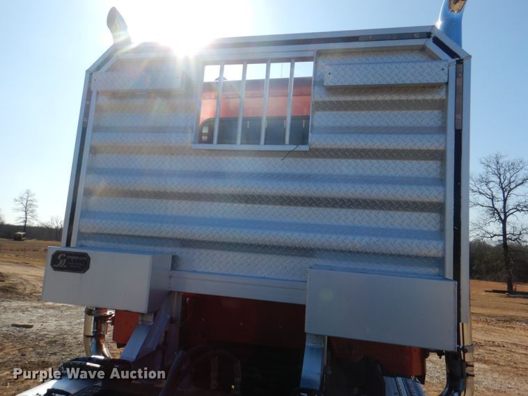 image for item JD9483 1993 Peterbilt 379  semi truck