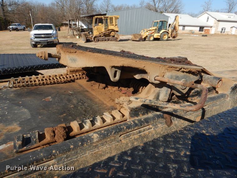 image for item JD9483 1993 Peterbilt 379  semi truck