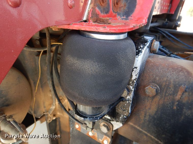 image for item JD9483 1993 Peterbilt 379  semi truck