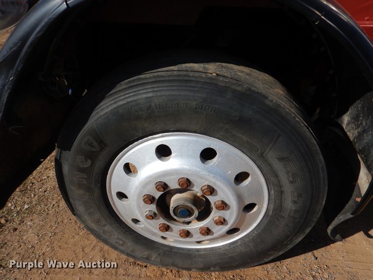 image for item JD9483 1993 Peterbilt 379  semi truck