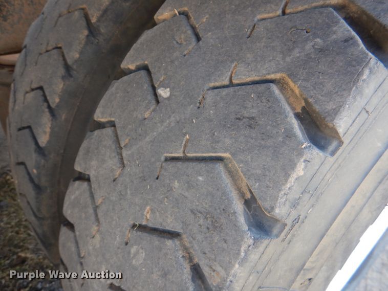 image for item JD9483 1993 Peterbilt 379  semi truck