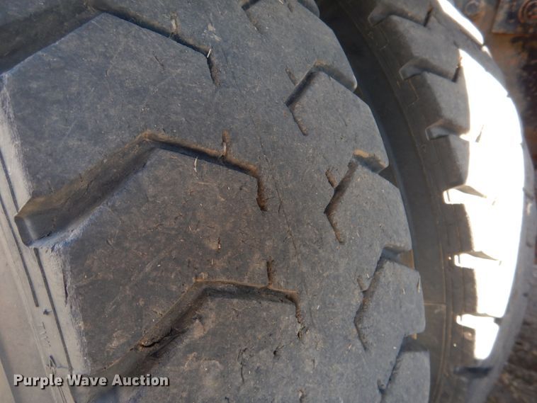 image for item JD9483 1993 Peterbilt 379  semi truck