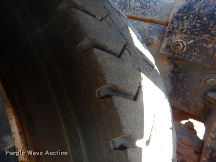 image for item JD9483 1993 Peterbilt 379  semi truck