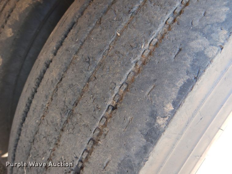 image for item JD9483 1993 Peterbilt 379  semi truck