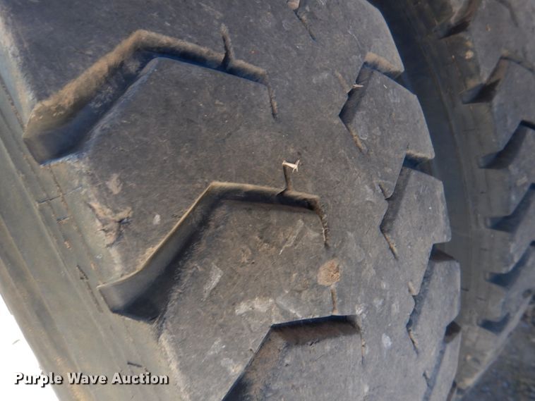 image for item JD9483 1993 Peterbilt 379  semi truck