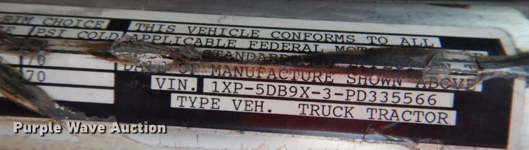 image for item JD9483 1993 Peterbilt 379  semi truck