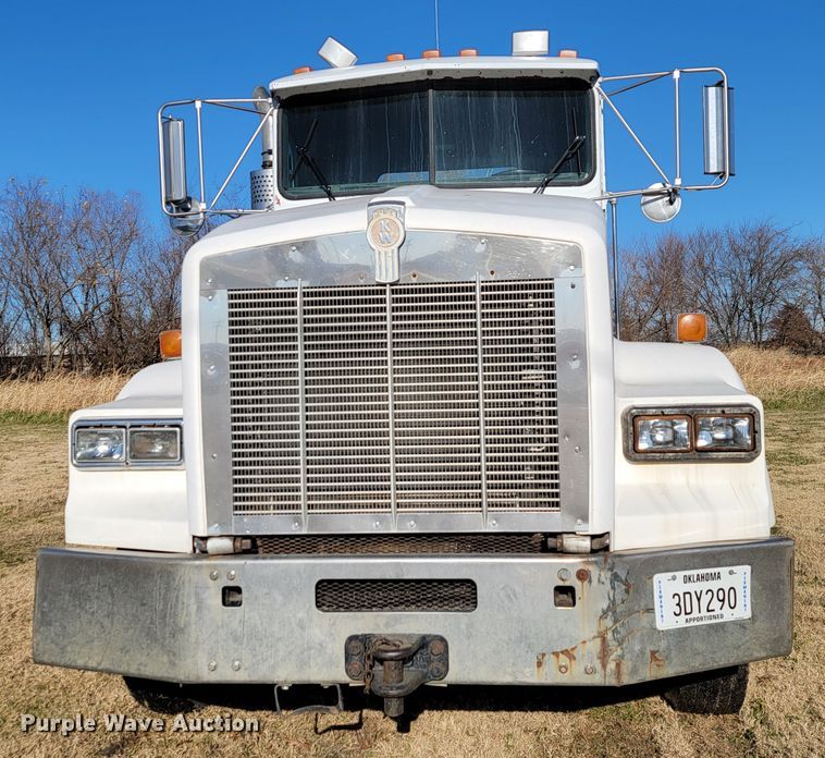 image for item JE9276 1996 Kenworth T800  truck cab and chassis