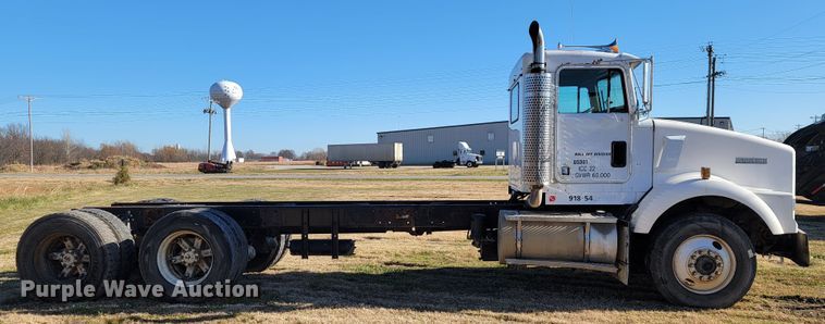 image for item JE9276 1996 Kenworth T800  truck cab and chassis