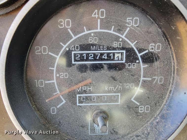 image for item JE9276 1996 Kenworth T800  truck cab and chassis