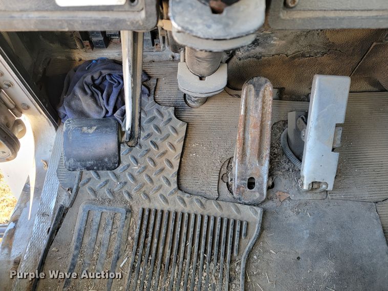 image for item JE9276 1996 Kenworth T800  truck cab and chassis