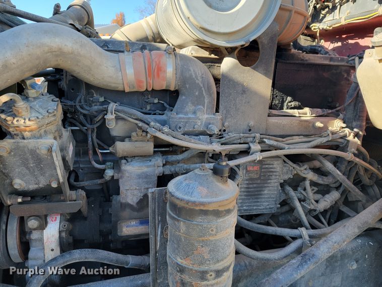 image for item JE9276 1996 Kenworth T800  truck cab and chassis