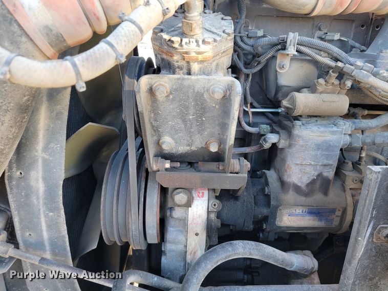 image for item JE9276 1996 Kenworth T800  truck cab and chassis