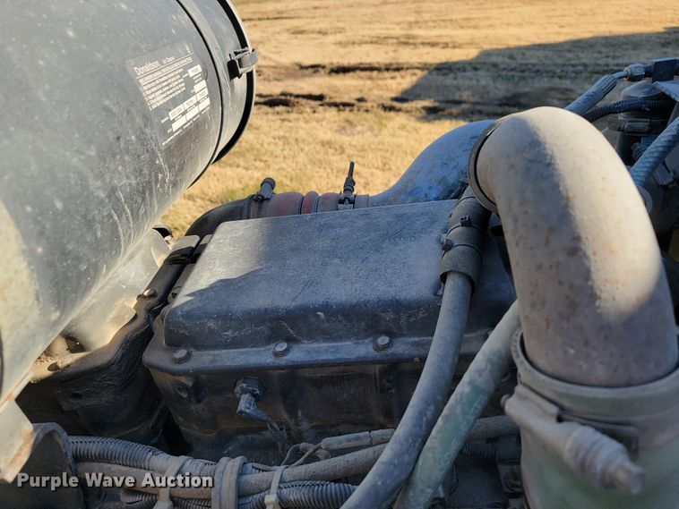 image for item JE9276 1996 Kenworth T800  truck cab and chassis