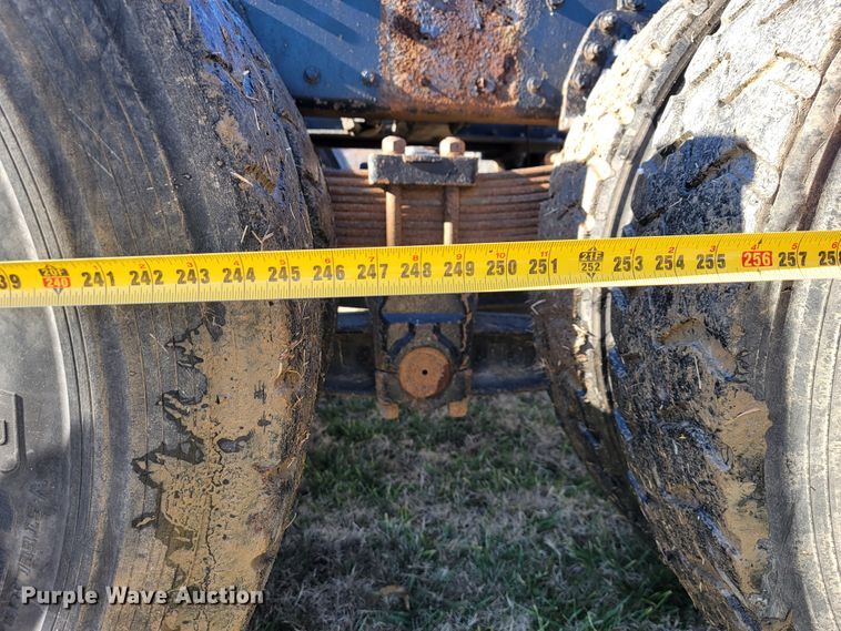 image for item JE9276 1996 Kenworth T800  truck cab and chassis