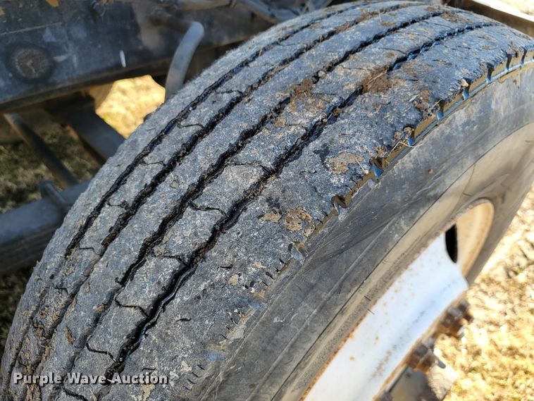 image for item JE9276 1996 Kenworth T800  truck cab and chassis