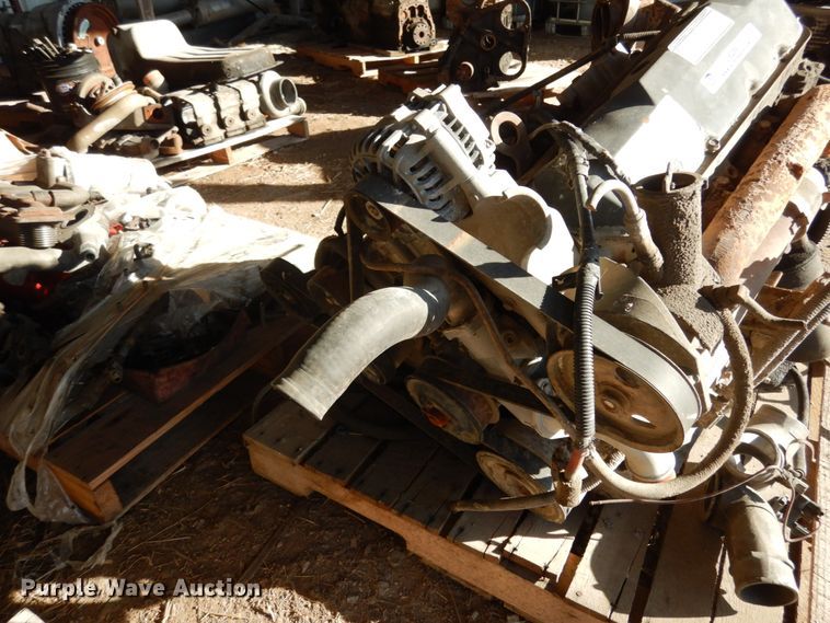 image for item JI9258 (2) International B235 engines