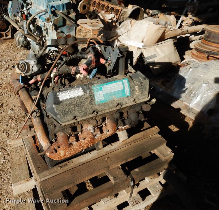 image for item JI9258 (2) International B235 engines