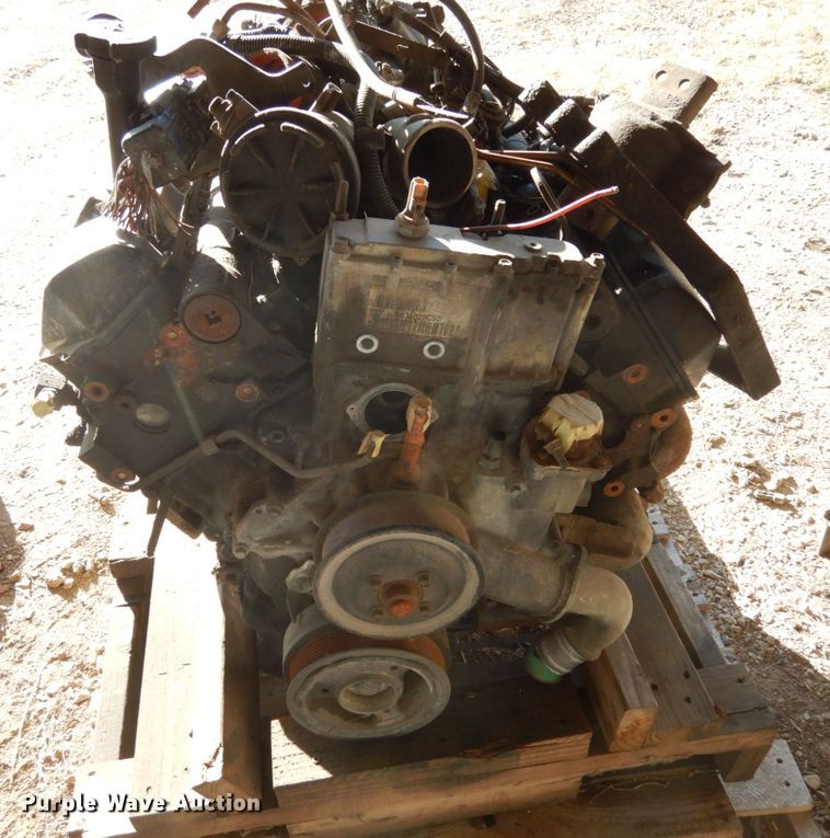 image for item JI9258 (2) International B235 engines