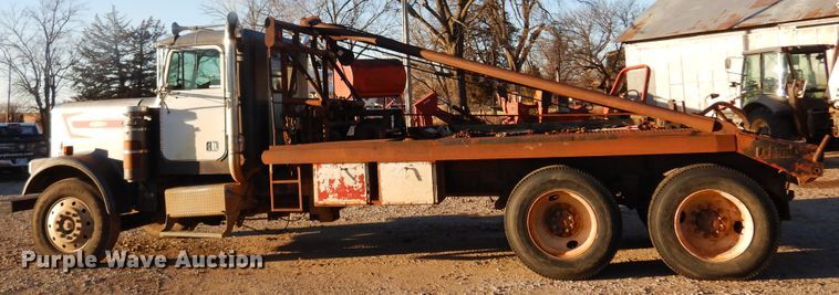 image for item JJ9776 1985 Freightliner  winch truck