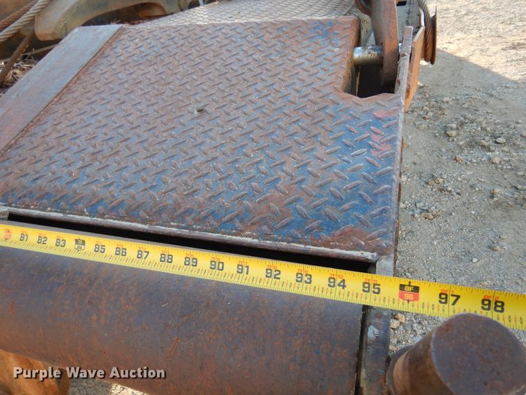 image for item JJ9776 1985 Freightliner  winch truck