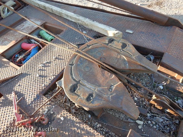 image for item JJ9776 1985 Freightliner  winch truck