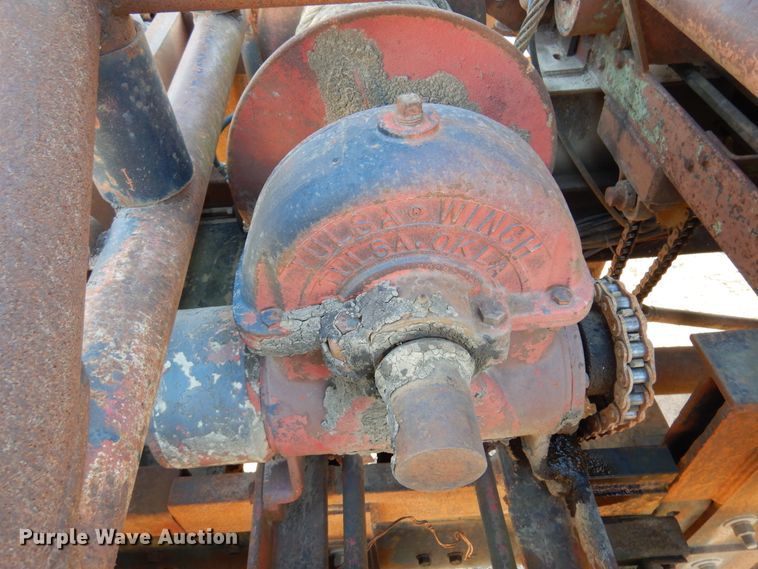 image for item JJ9776 1985 Freightliner  winch truck