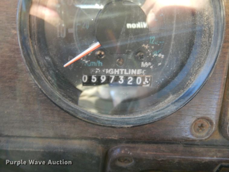 image for item JJ9776 1985 Freightliner  winch truck