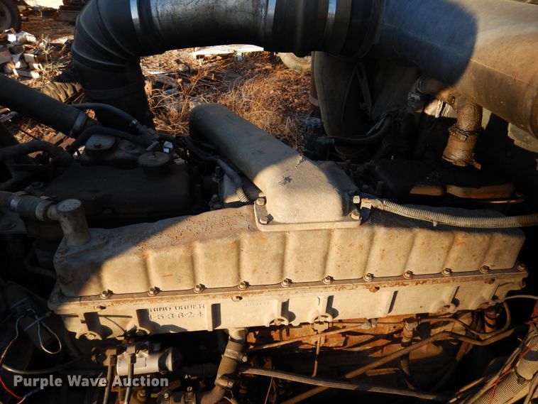 image for item JJ9776 1985 Freightliner  winch truck