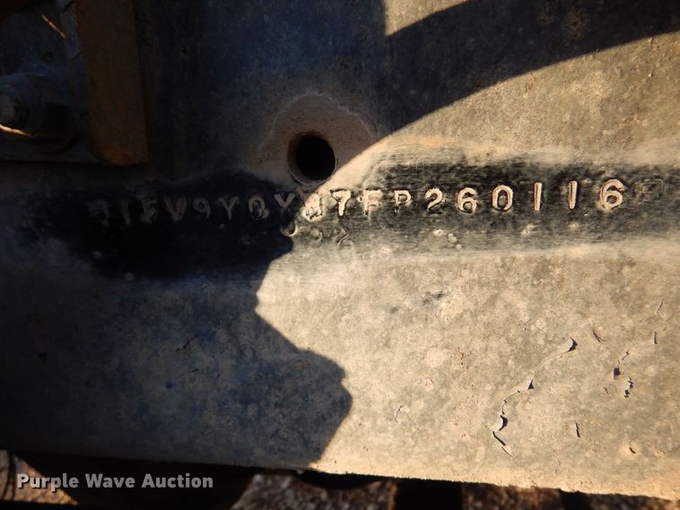 image for item JJ9776 1985 Freightliner  winch truck