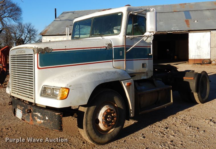 image for item JJ9778 1994 Freightliner FLD120  semi truck